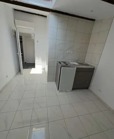 Appartement Location Marseille 1p 16m² 550€