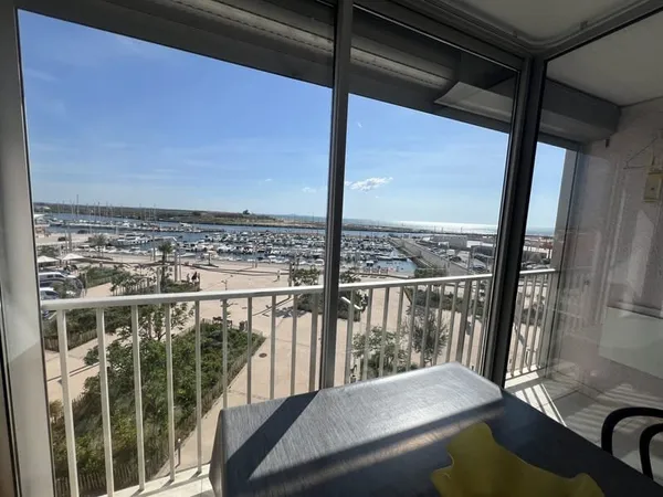 STUDIO VUE PORT ET MER
