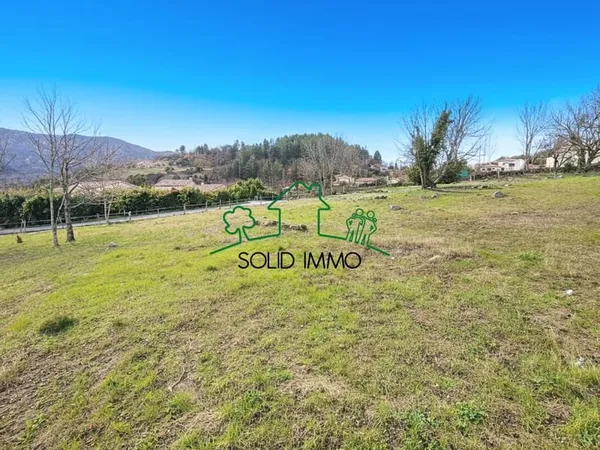 Terrain constructible de 813 m2 sur la commune Fabras 07380
