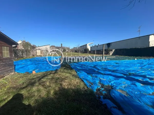 TERRAIN CONSTRUCTIBLE EN PLEIN BOURG