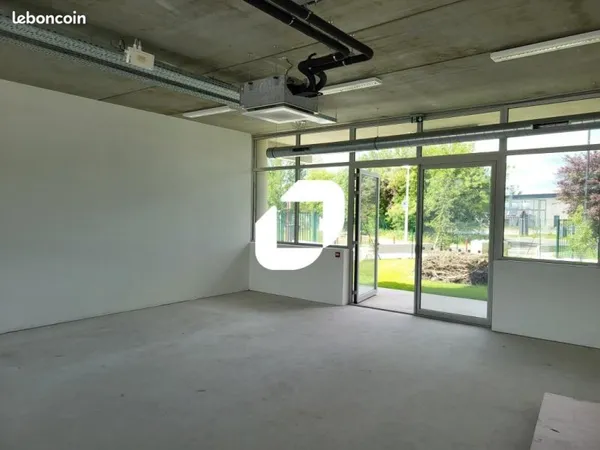 Bureau 409 m²
