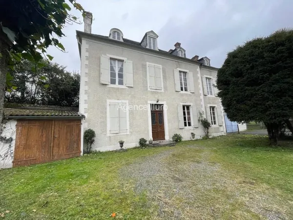 Proximite Immediate Oloron - Maison De Maitre Avec Jardin -