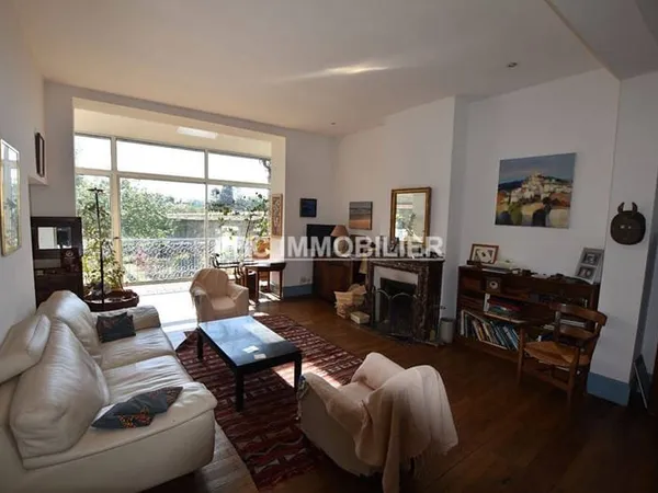Maison 8 pièces 240 m²