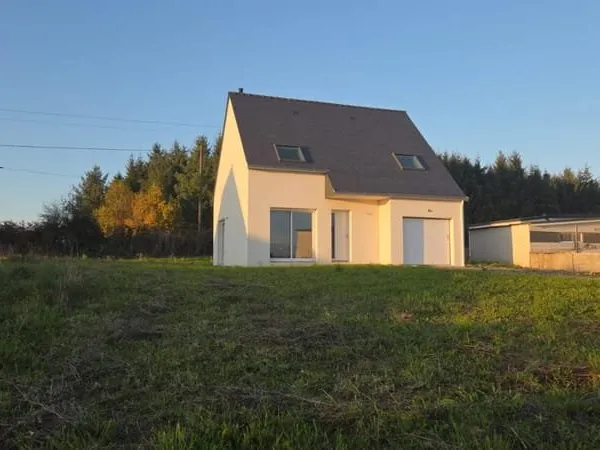 MAISON 3 CHAMBRES SUR LANHOUARNEAU
