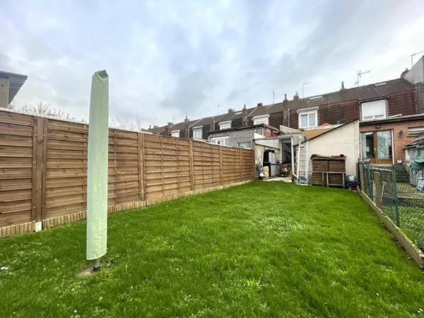 MAISON 92 M2 - ROUBAIX - 4 CHAMBRES - JARDIN - DEPENDANCE