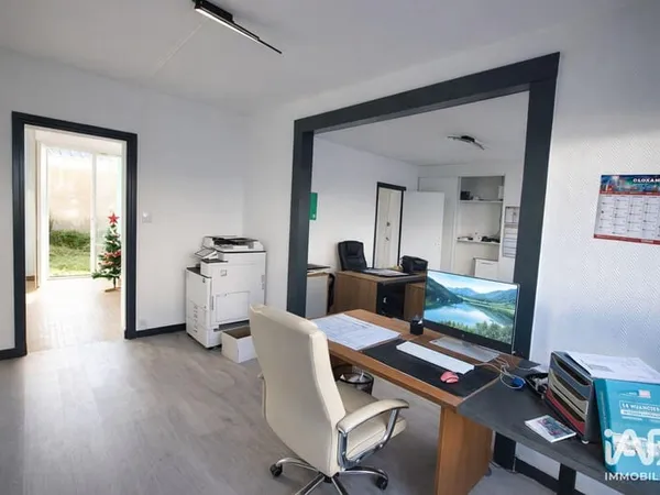 Immeuble commercial 55 m²