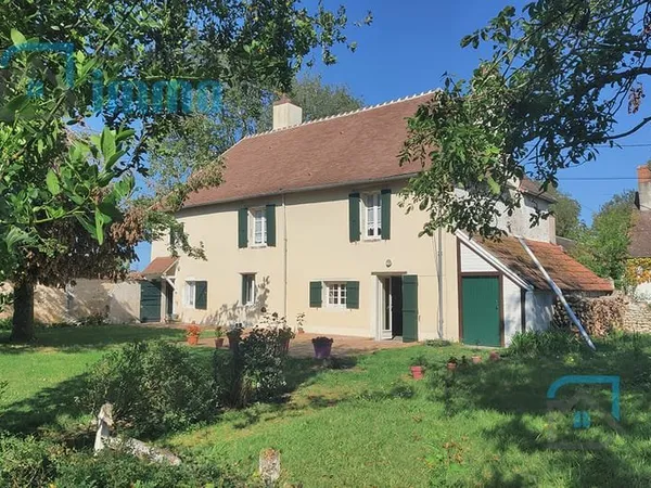 A Mehun-sur-Yèvre - Maison en pierres 4 chambre + grande dépendance - Terrain en bordure de rivière