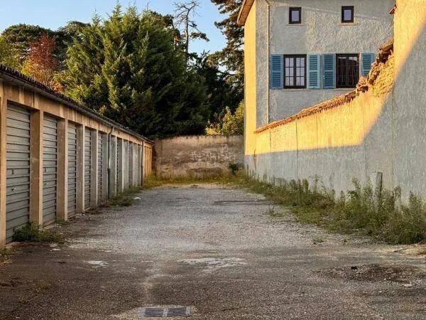 Stationnement Location Rillieux-la-Pape   95€