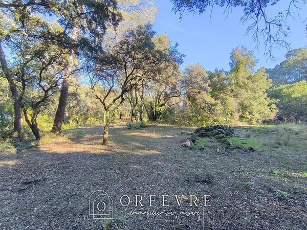 EXCLUSIVITÉ Castries / Fondespierre Terrain constructible 2 000 m²