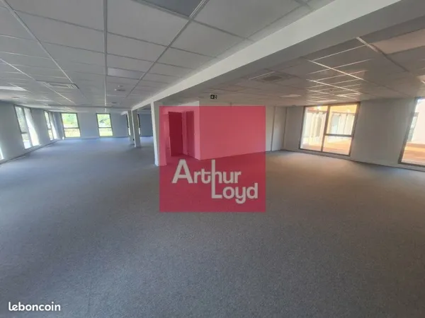 BUREAUX 230 m² CLERMONT FERRAND