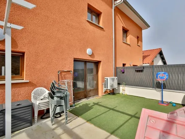 Appartement Triplex Type T5 - 119.20 m2 LOI CARREZ - Terras