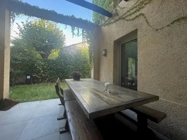 Barriere de pessac maison T6 avec jardin