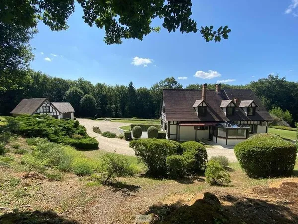Maison 9 pièces 258 m²