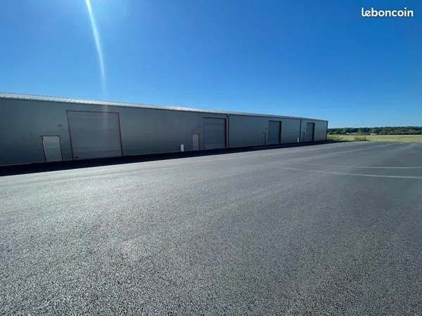 🏢 À LOUER - Local d'activité / stockage - 196 m² - Bâtiment neuf