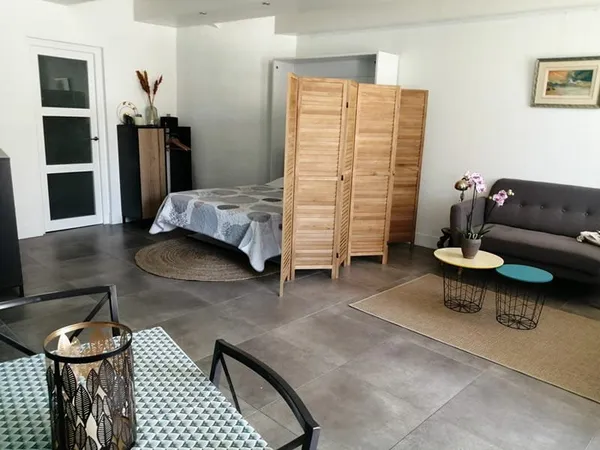 LAMBESC À VENDRE EXCLUSIVITÉ Local commercial ou appartement