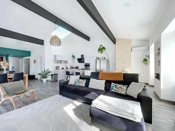 Maison rénovée 147 m² à Blanquefort