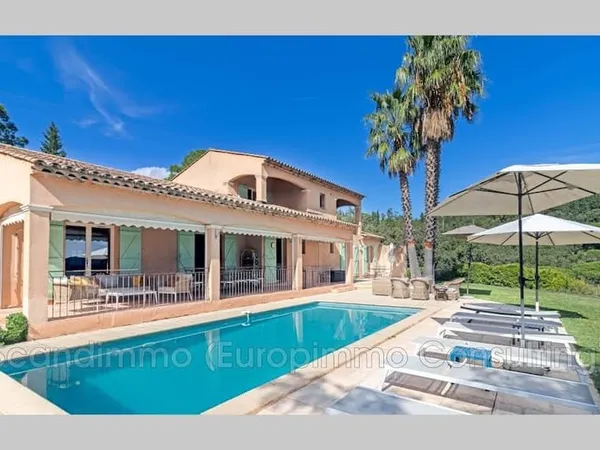 Maison 5 pièces 215 m²