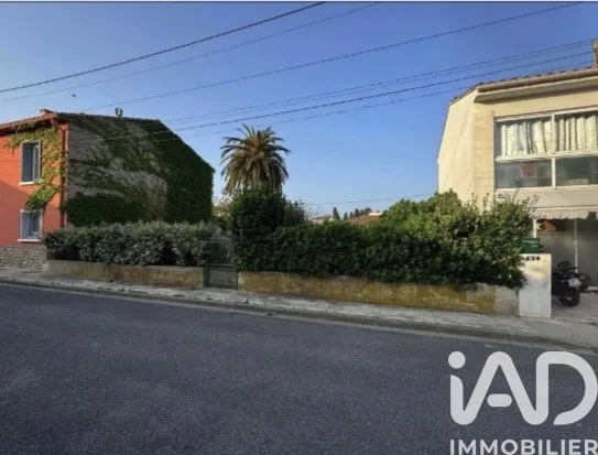 Terrain 199 m²