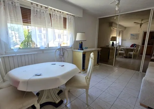 Ferrayonnes (Villeneuve-Loubet) - Studio meublé