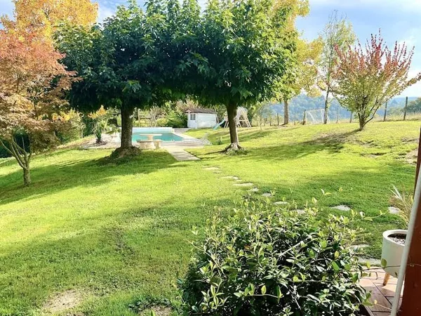Propriété 6 pièces 215 m²