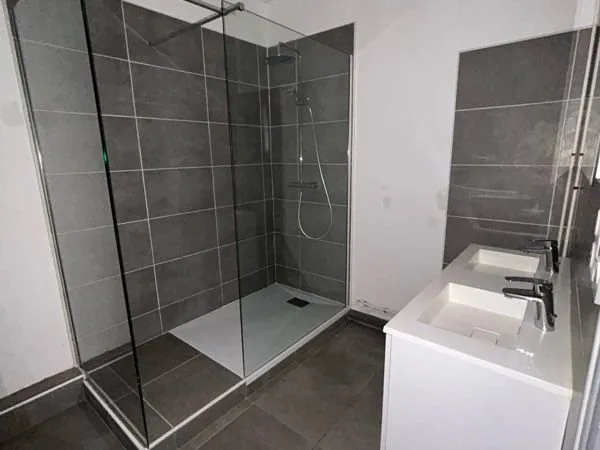 Appartement T3 94m2 avec balcon et cave