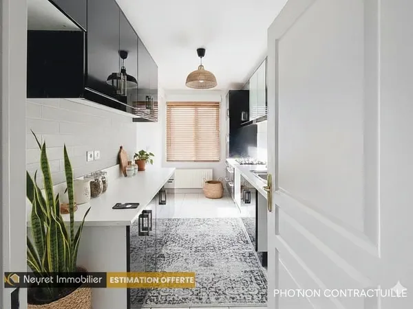 Lyon 8 - Quartier Bachut -T3 lumineux avec balcon et garage