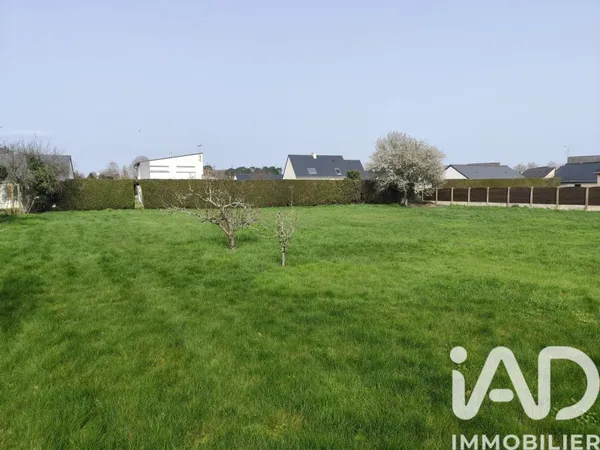 Terrain 700 m²