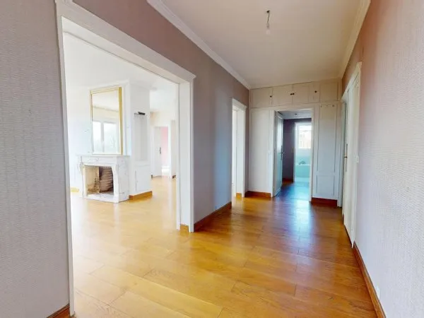 Appartement 121 m² avec studio loué, balcon, garage et cave