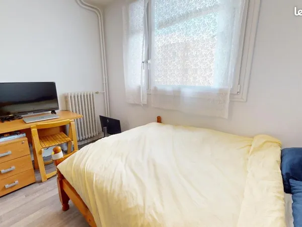 Chambre 5 pièces 82 m²