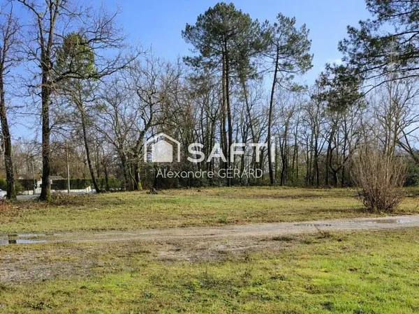 Terrain constructible de 1150 m²