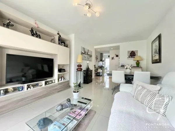Appartement coup de coeur 3 pièces rénové avec parking et caves