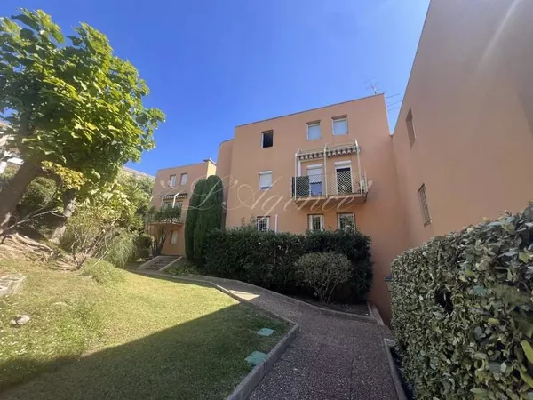 4P EN REZ DE JARDIN STE MARGUERITE