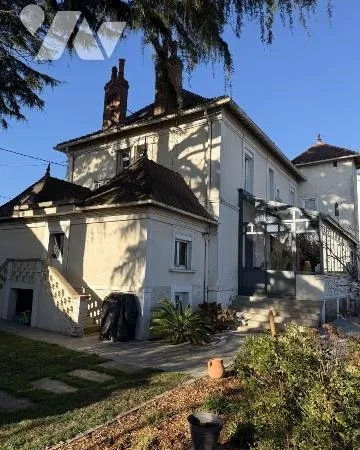 Maison 9 pièces 278 m²