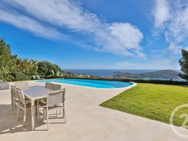 Maison 5 pièces 262 m²