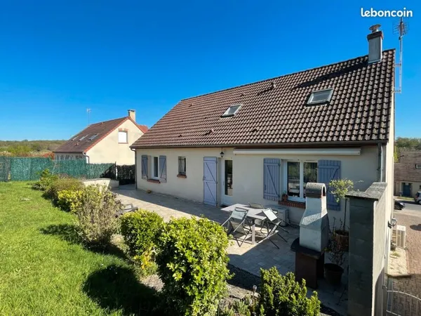 Pavillon familial lumineux et fonctionnel - Proche gare TGV - Jardin arboré de 900m²