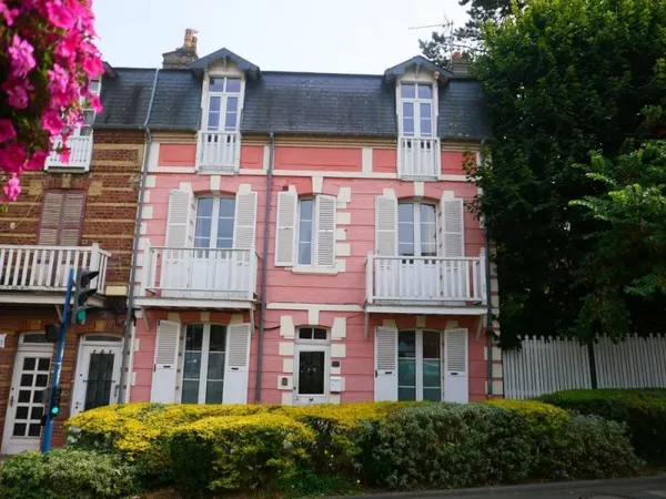 Immeuble à Villers sur mer au centre ville à 200m plage