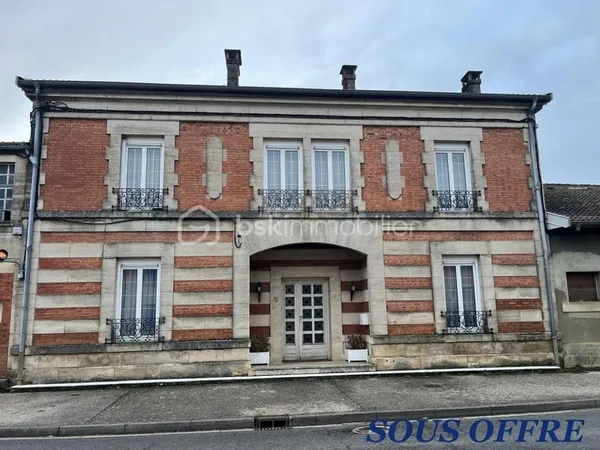 Maison - 208 m² - 10 pièces