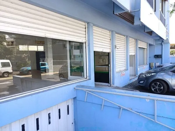 Local commercial 75m² plus réserve 75 m²