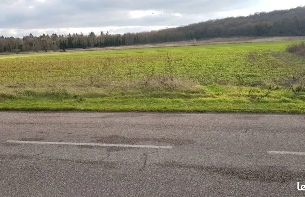 Terrain à bâtir de 650m² à Vayres sur Essonne