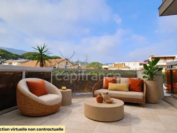 Spacieux 2 pièces traversant au coeur de Cavalaire-sur-Mer avec terrasses & garage