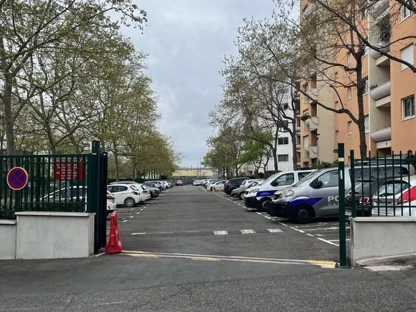 Parking extérieur sécurisé