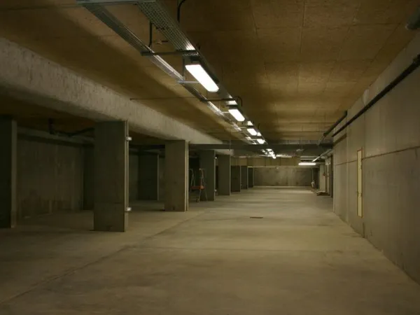 Loue place de pkg sous terrain