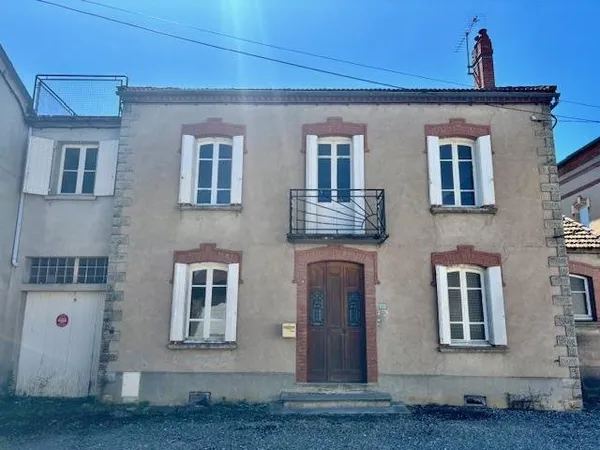 Maison bourgeoise 216 M2 avec jardin et garage