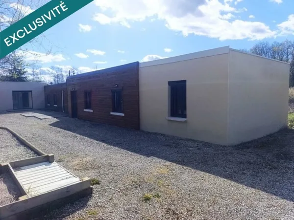 maison de plain-pied de 143 m², idéale pour une famille, offrant 4 chambres dont une suite parentale