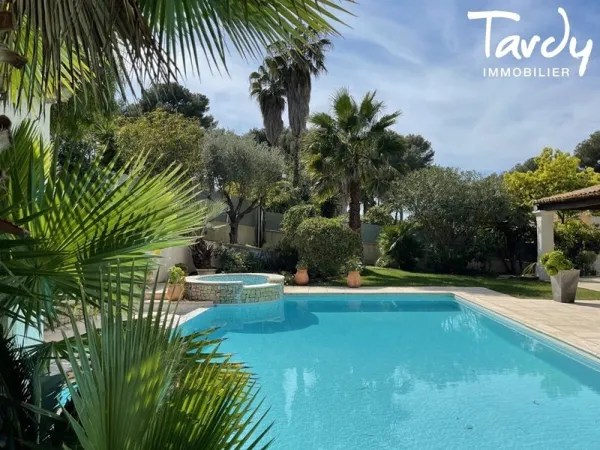 Propriété familiale, plage à pieds - 83110 SANARY SUR MER