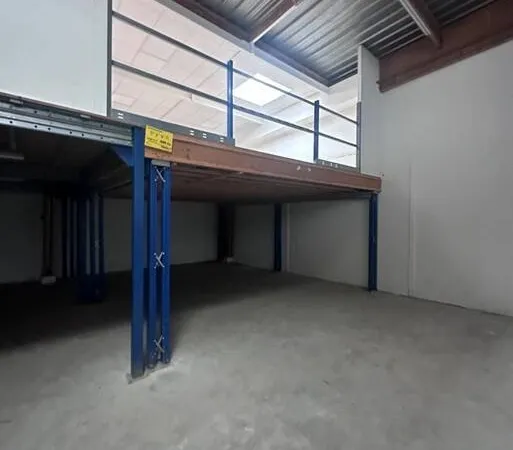 Local commercial 250 m²