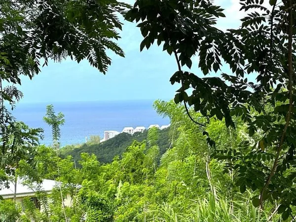 Terrain 922 m²