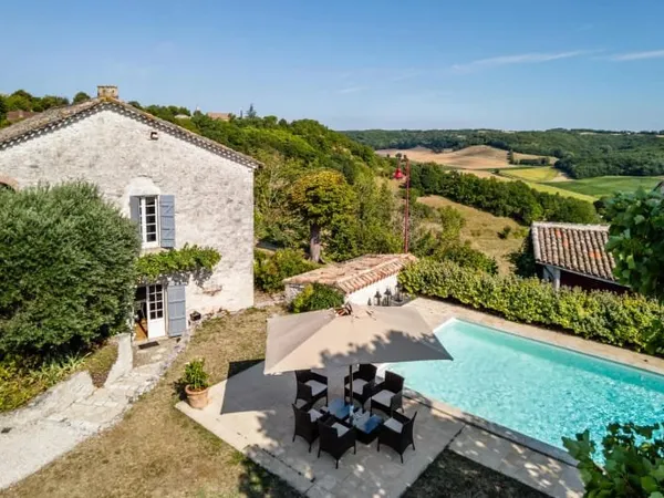 Maison 8 pièces 317 m²
