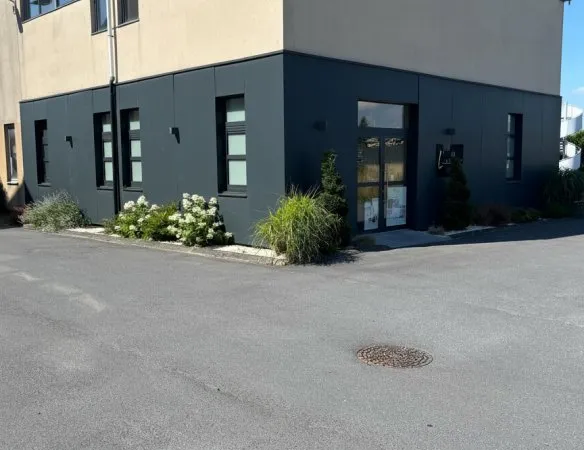 Local professionnel 125 m²