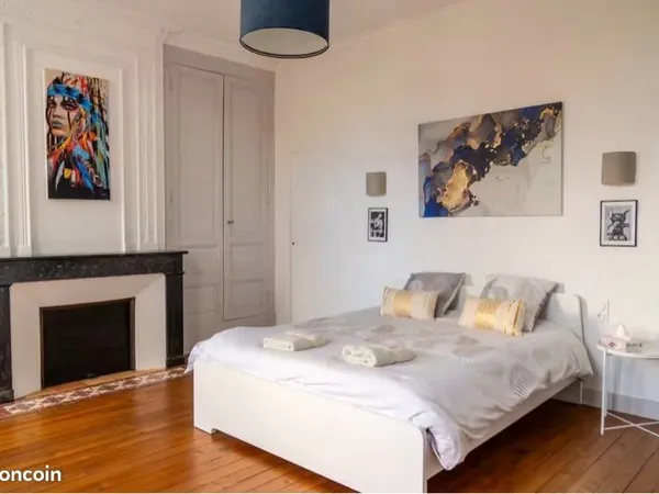 Chambre meublée dans colocation